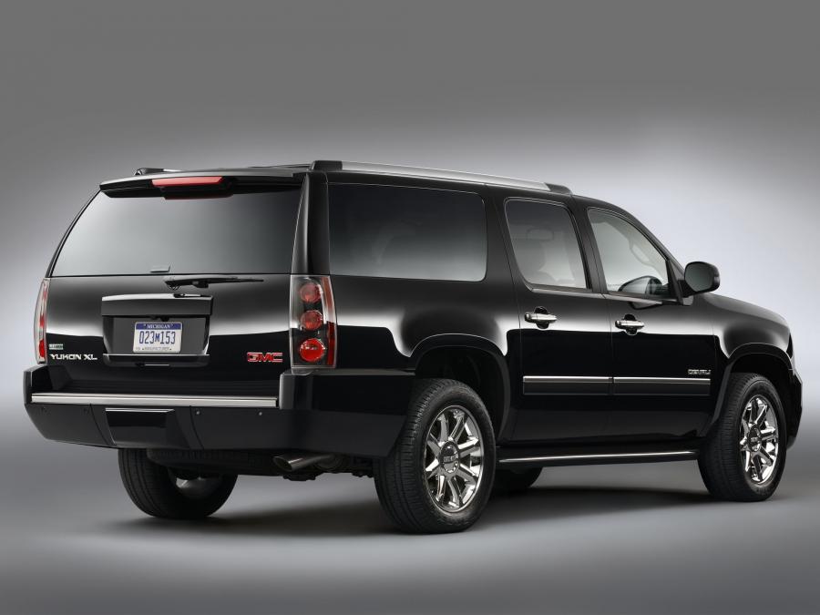  GMC Yukon XL Denali FlexFuel 2011 года  (фото 2 из 5)